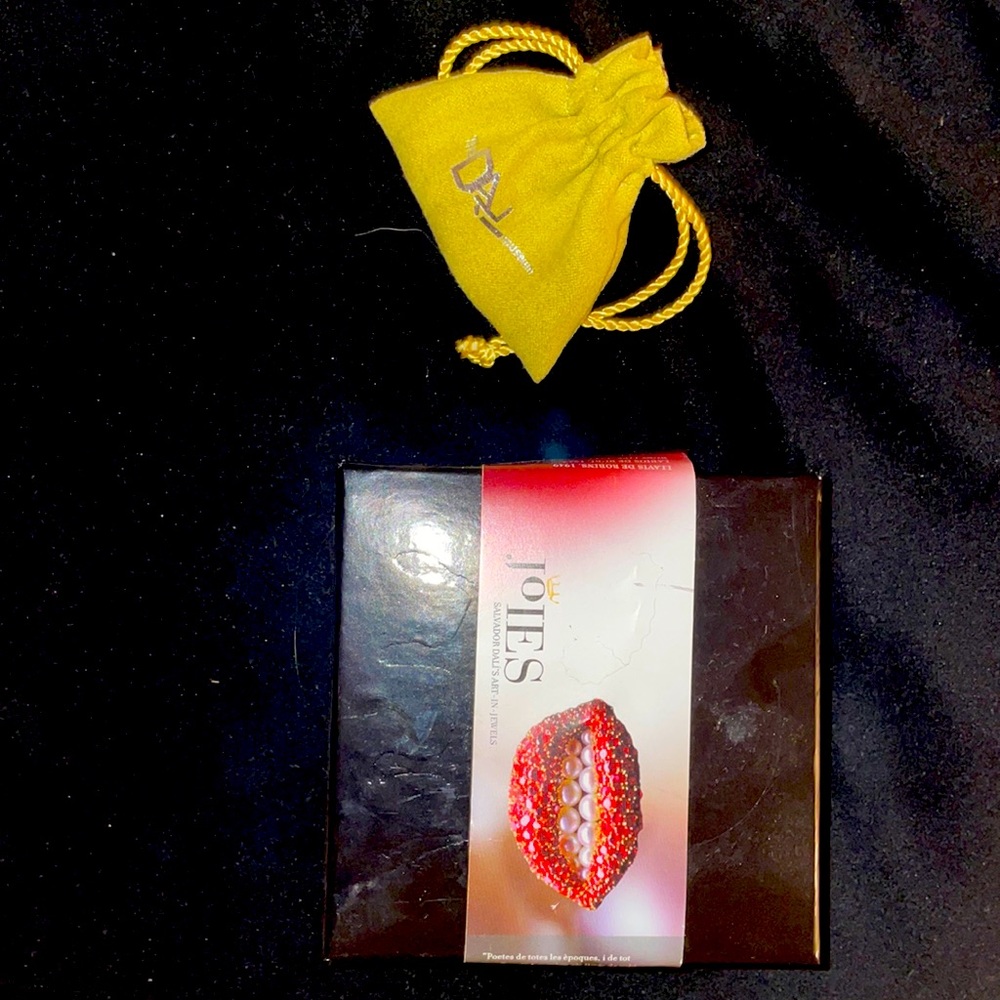 Salvador Dali Ruby Lips Pin